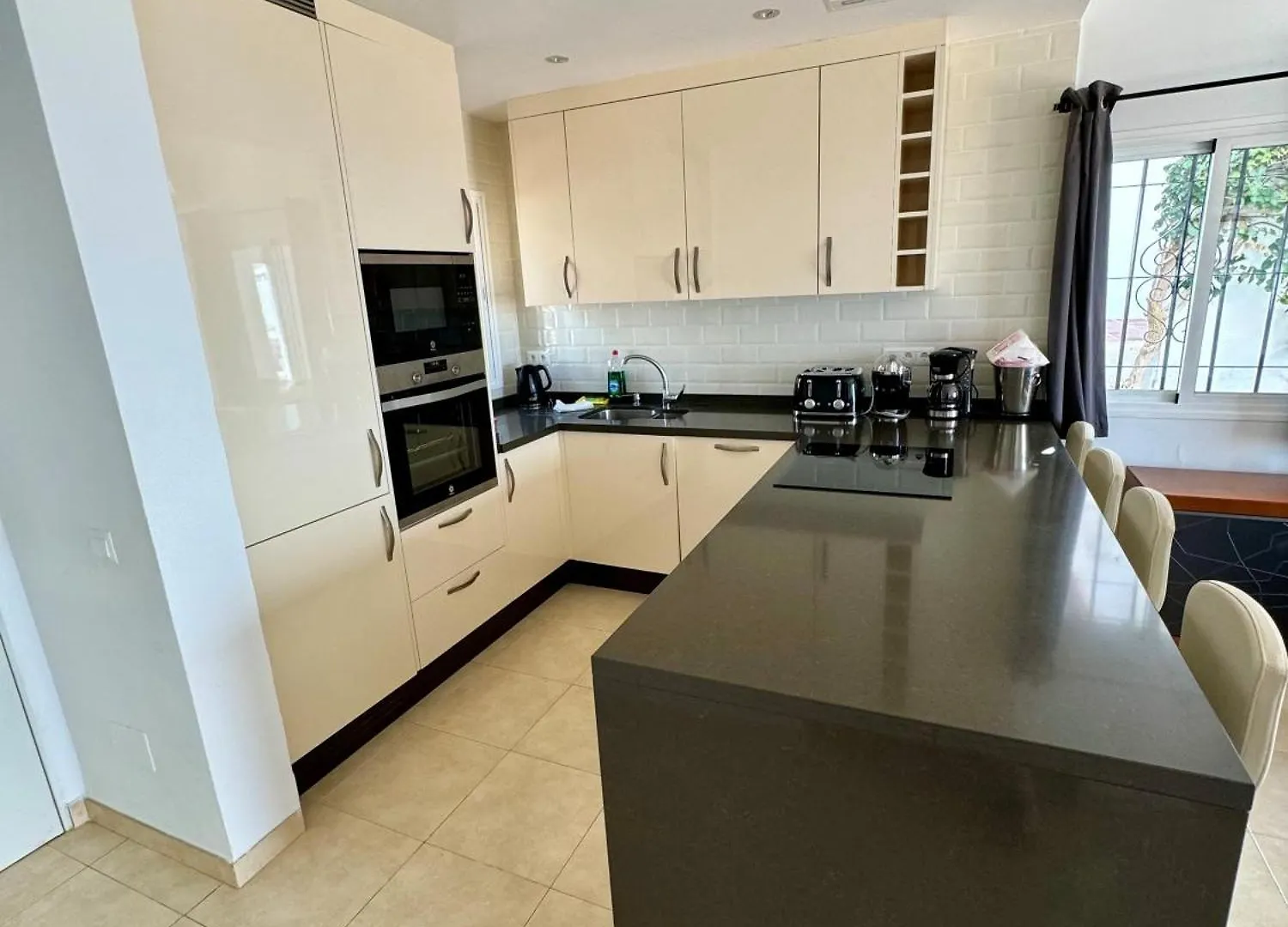 Luxury 2 Bedroom Apartment In San Juan De Capistrano, Nerja
