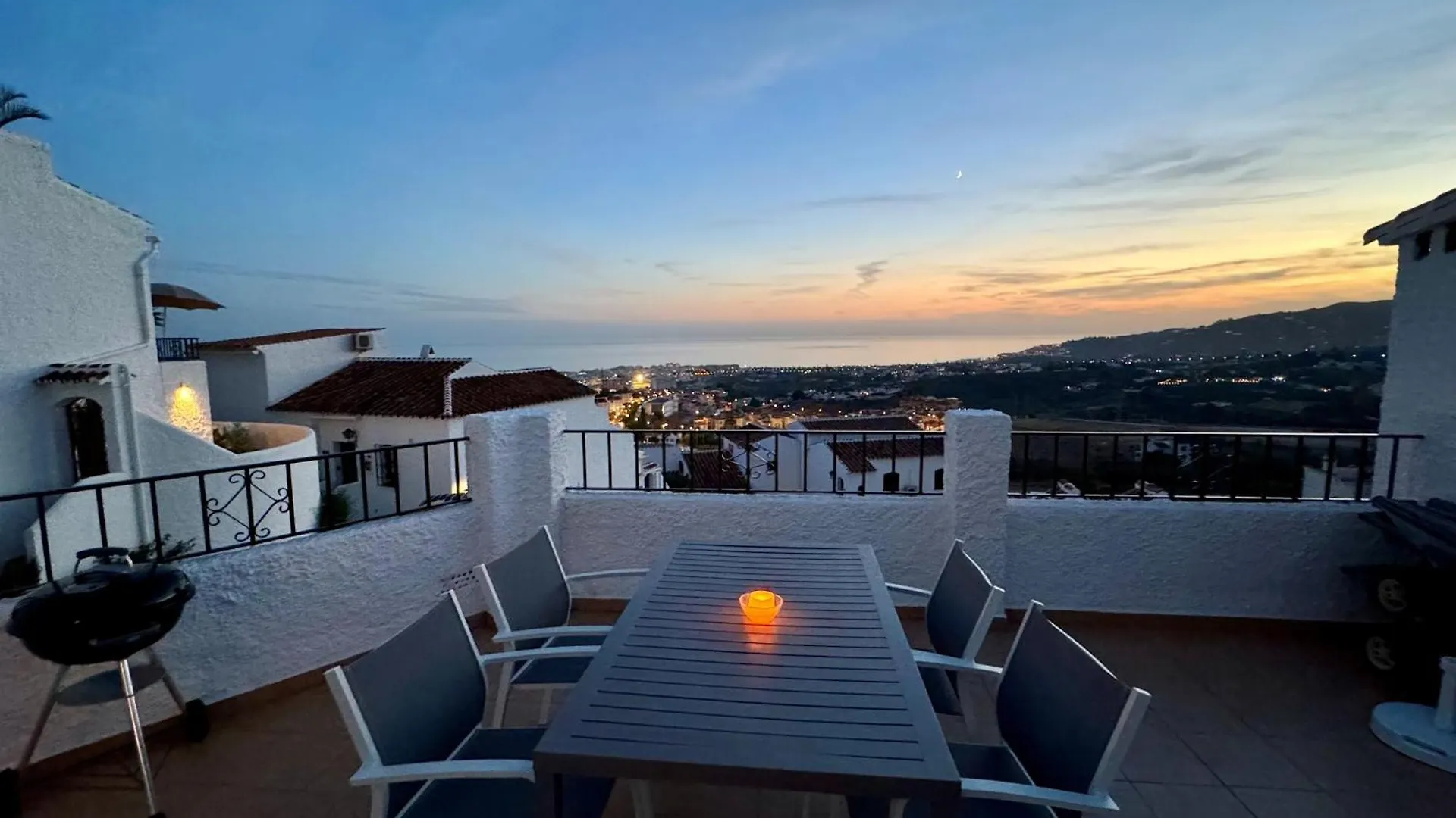 Luxury 2 Bedroom Apartment In San Juan De Capistrano, Nerja Spain