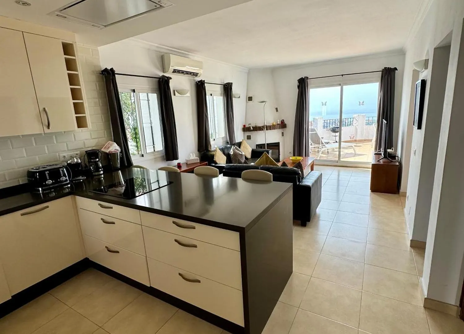 Luxury 2 Bedroom Apartment In San Juan De Capistrano, Nerja