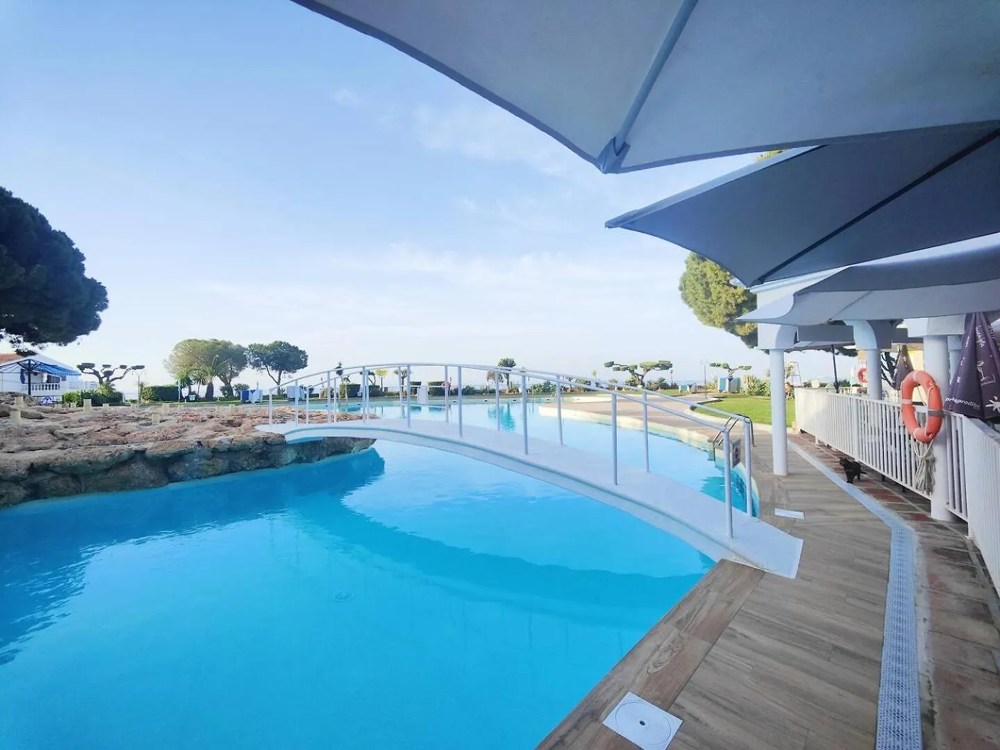 Luxury 2 Bedroom Apartment In San Juan De Capistrano, Nerja Spain