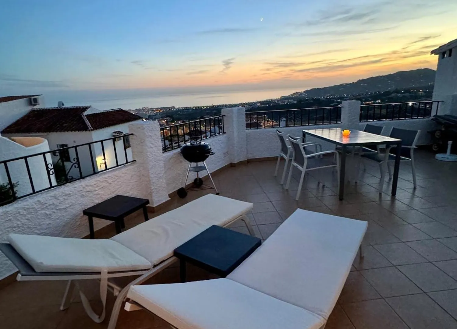 Luxury 2 Bedroom Apartment In San Juan De Capistrano, Nerja