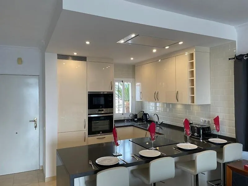 Luxury 2 Bedroom Apartment In San Juan De Capistrano, Nerja